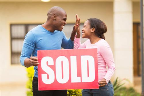 cheerful-home-buyers-129.jpg - Real Estate News